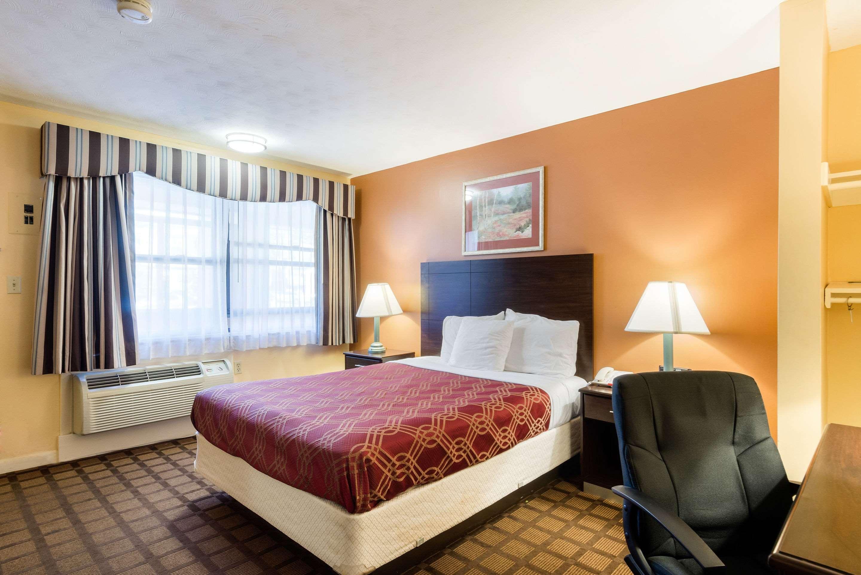 Econo Lodge Boston-Молден Екстер'єр фото
