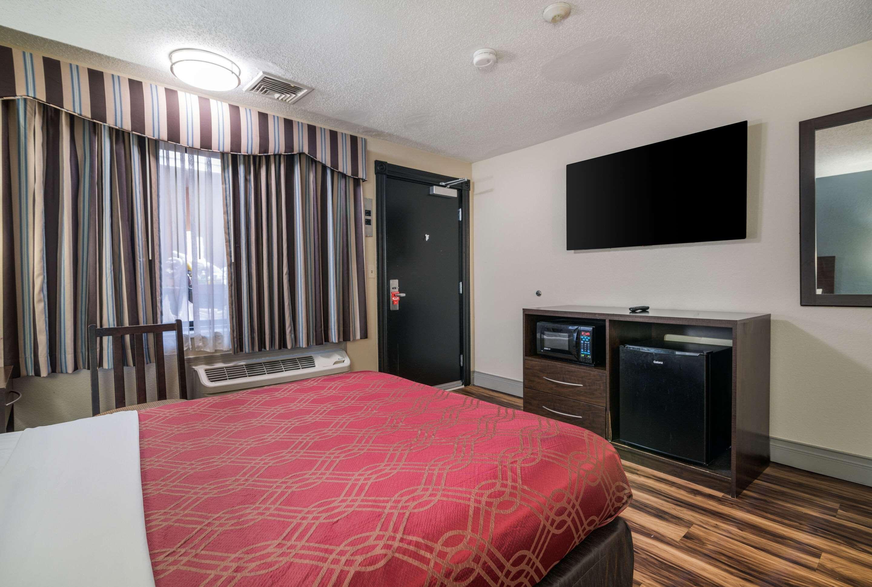 Econo Lodge Boston-Молден Екстер'єр фото