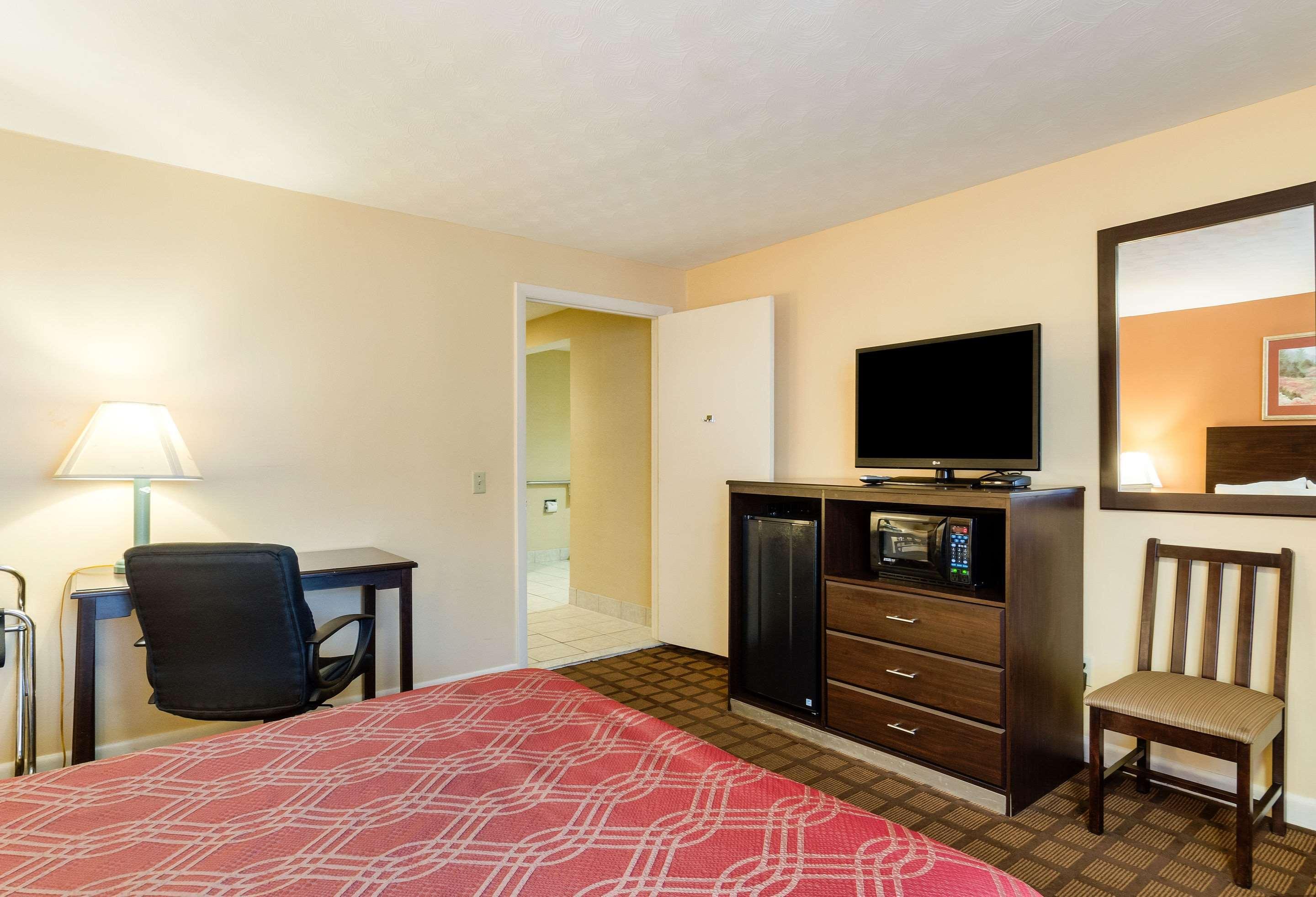 Econo Lodge Boston-Молден Екстер'єр фото