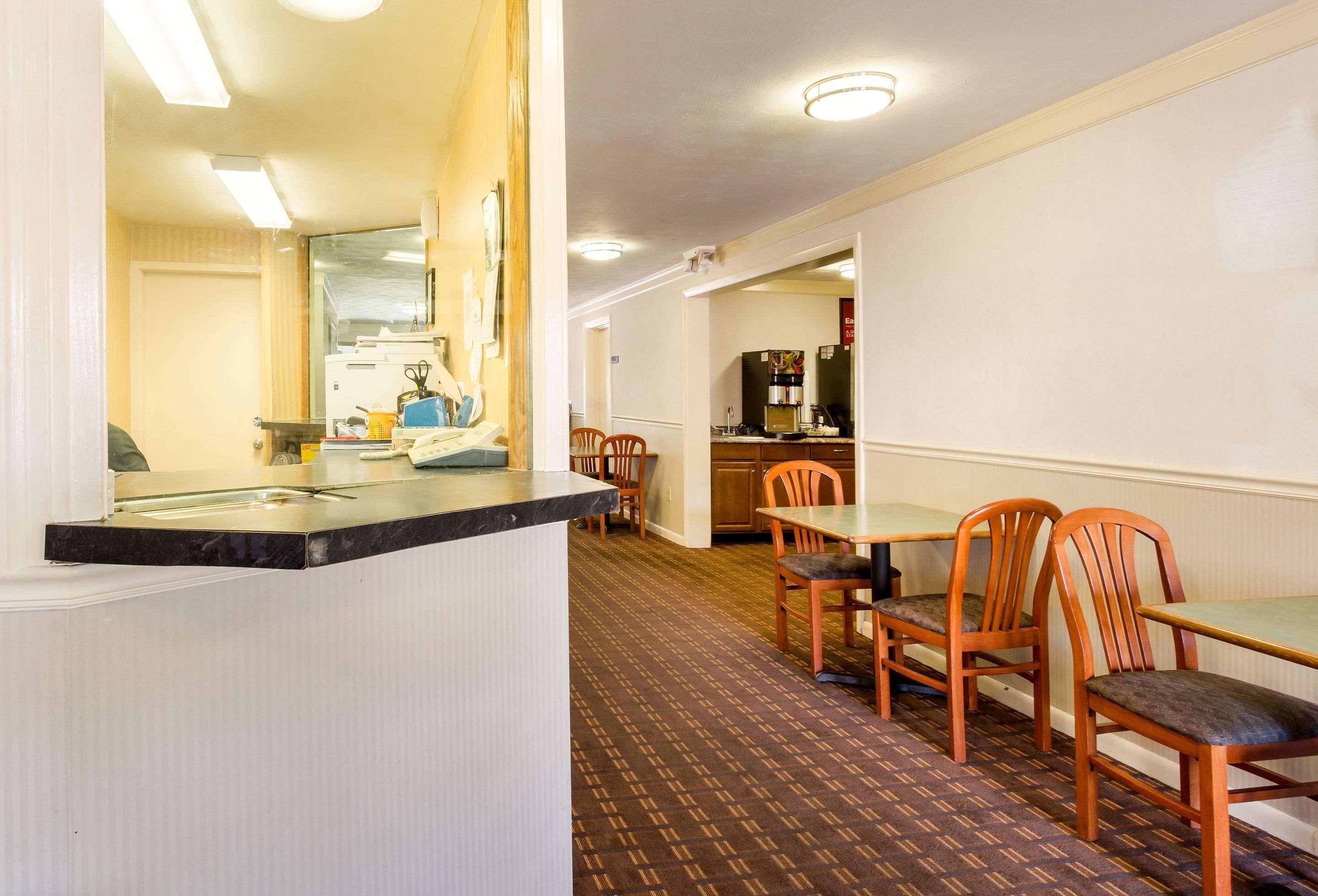 Econo Lodge Boston-Молден Екстер'єр фото