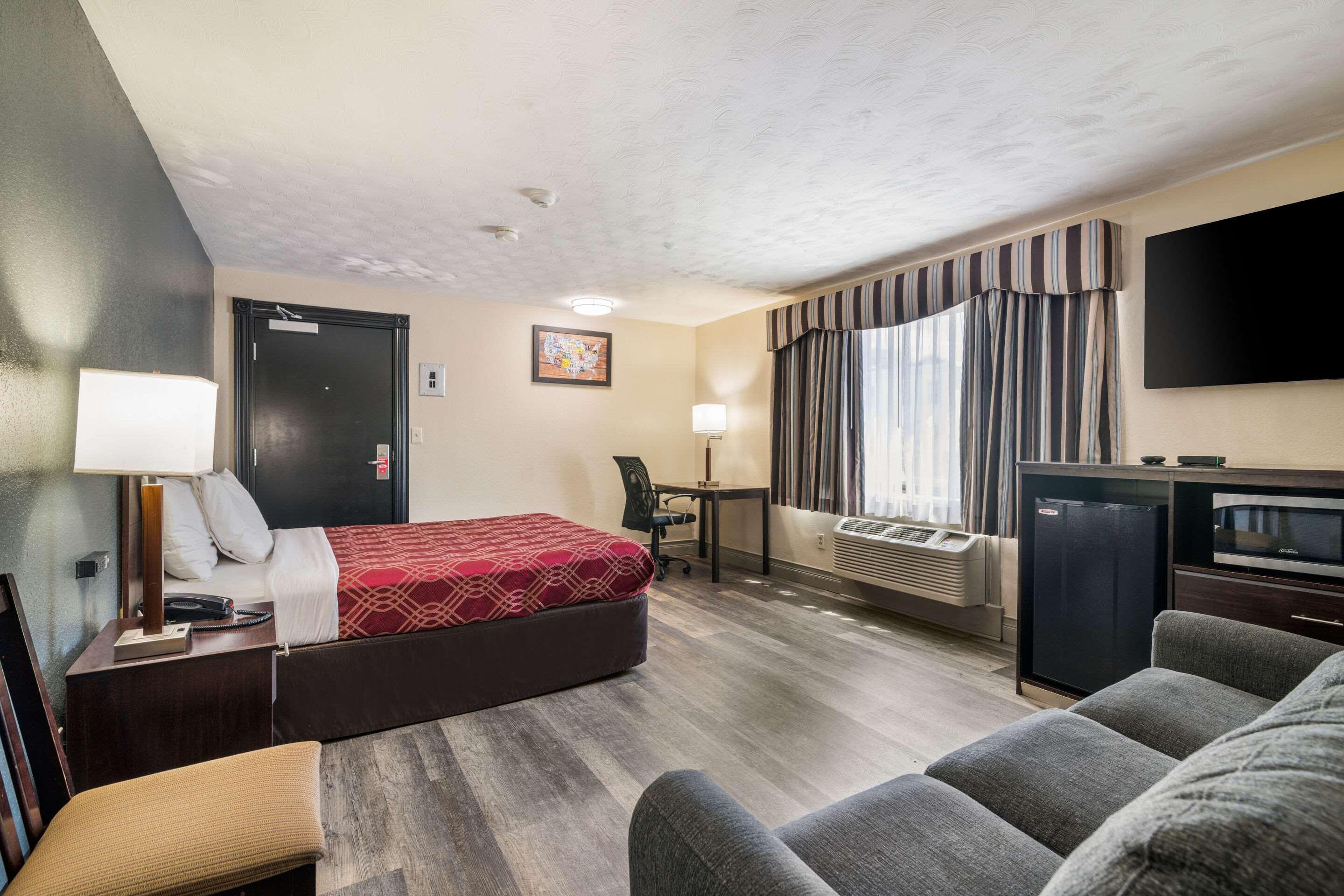 Econo Lodge Boston-Молден Екстер'єр фото