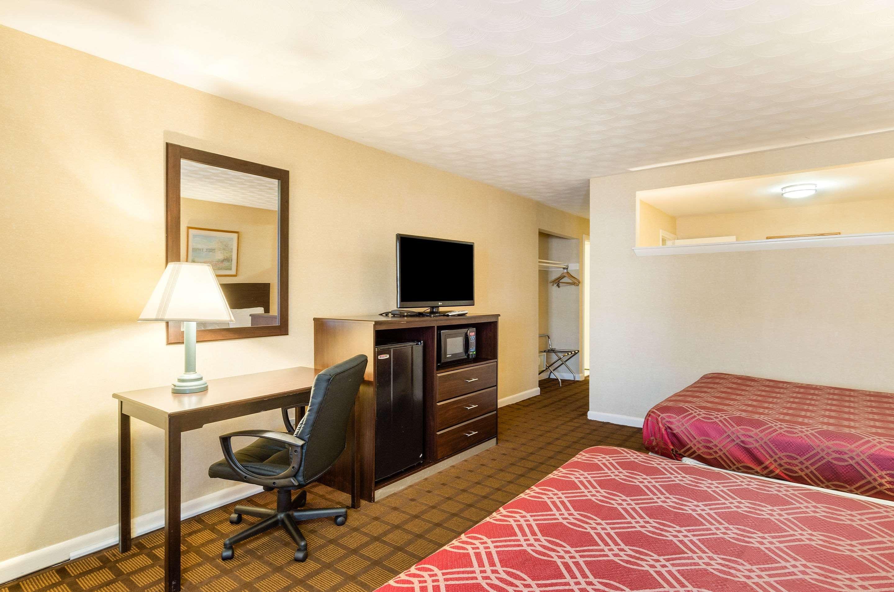 Econo Lodge Boston-Молден Екстер'єр фото