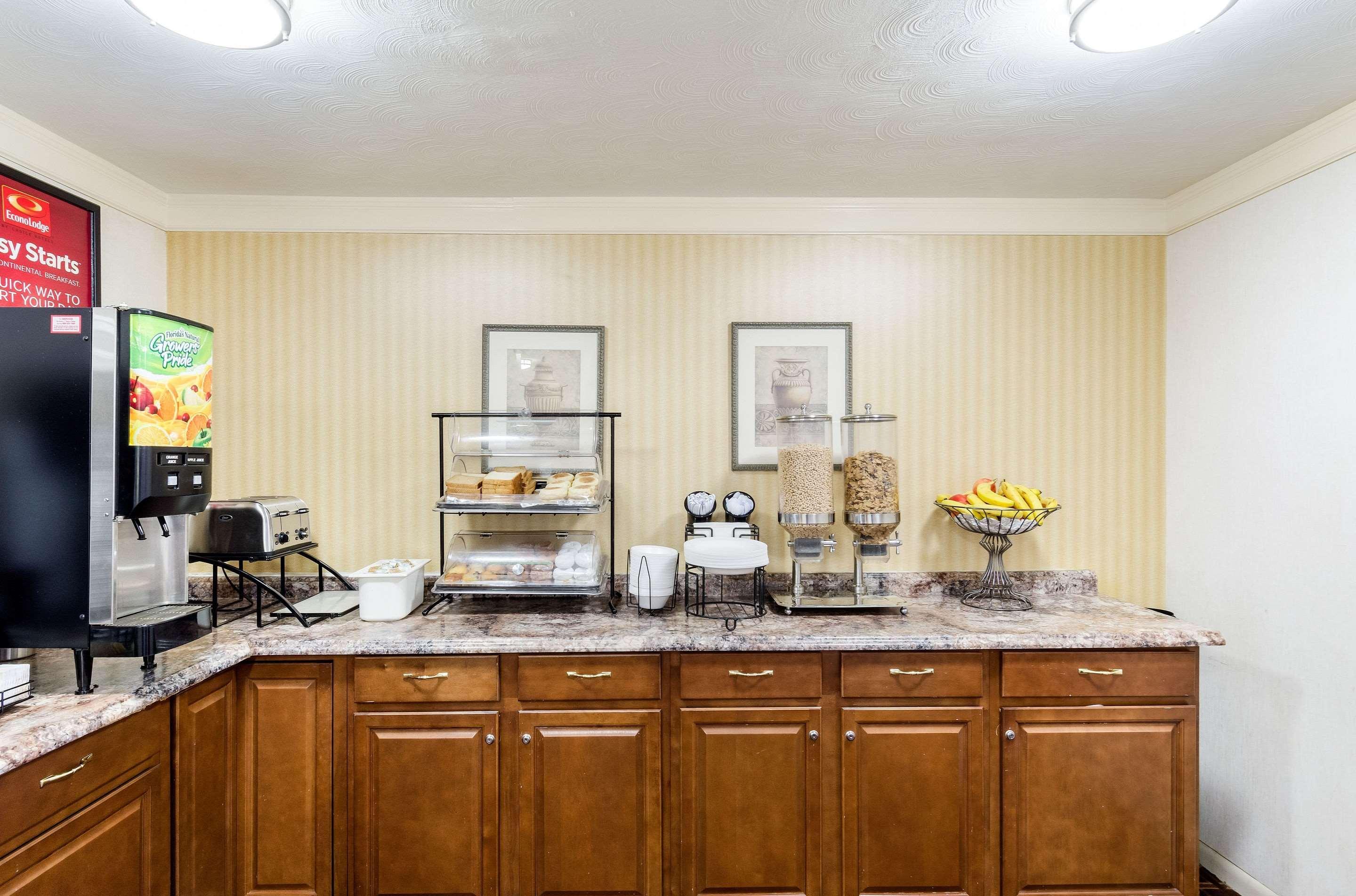 Econo Lodge Boston-Молден Екстер'єр фото