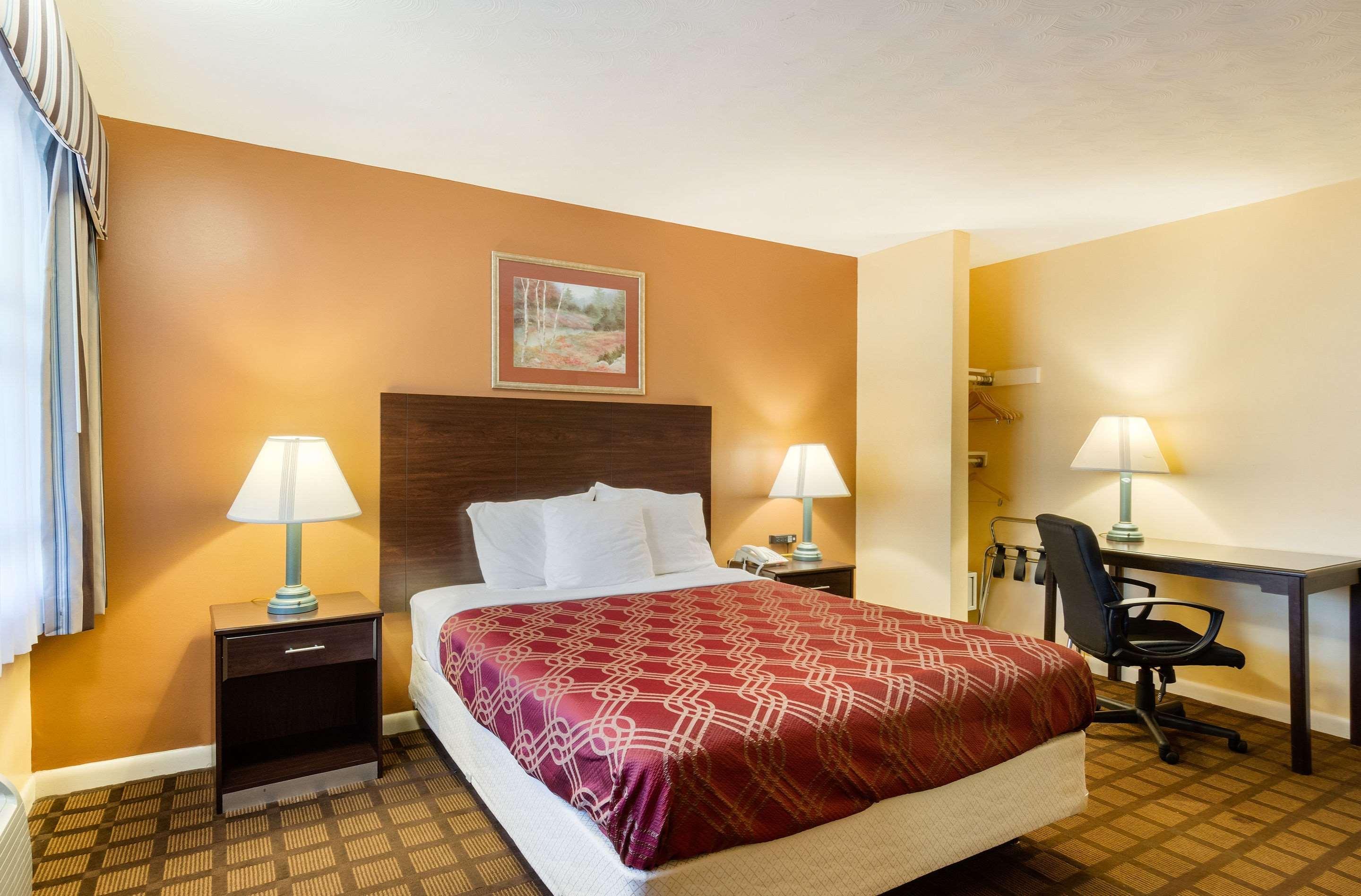 Econo Lodge Boston-Молден Екстер'єр фото
