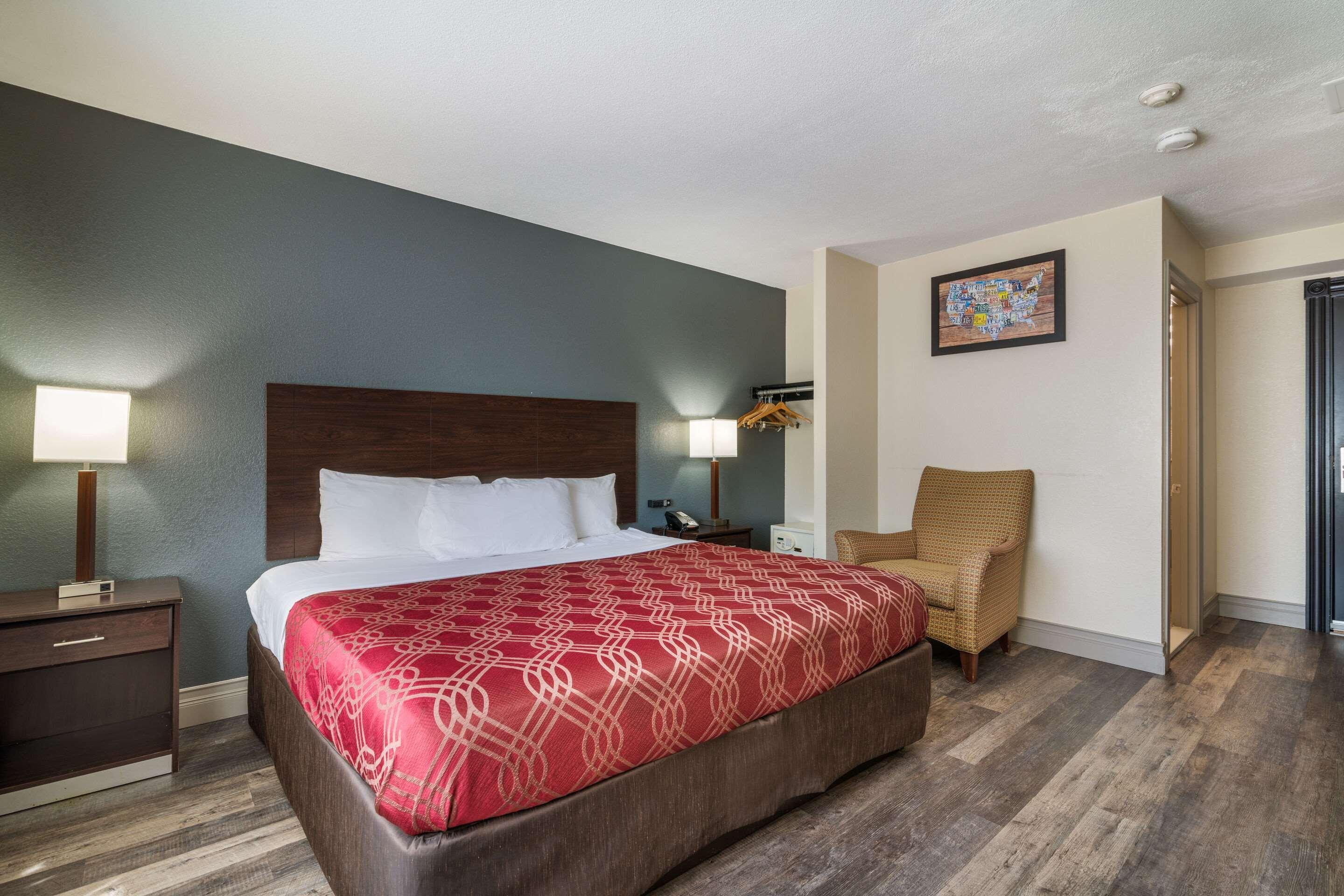 Econo Lodge Boston-Молден Екстер'єр фото