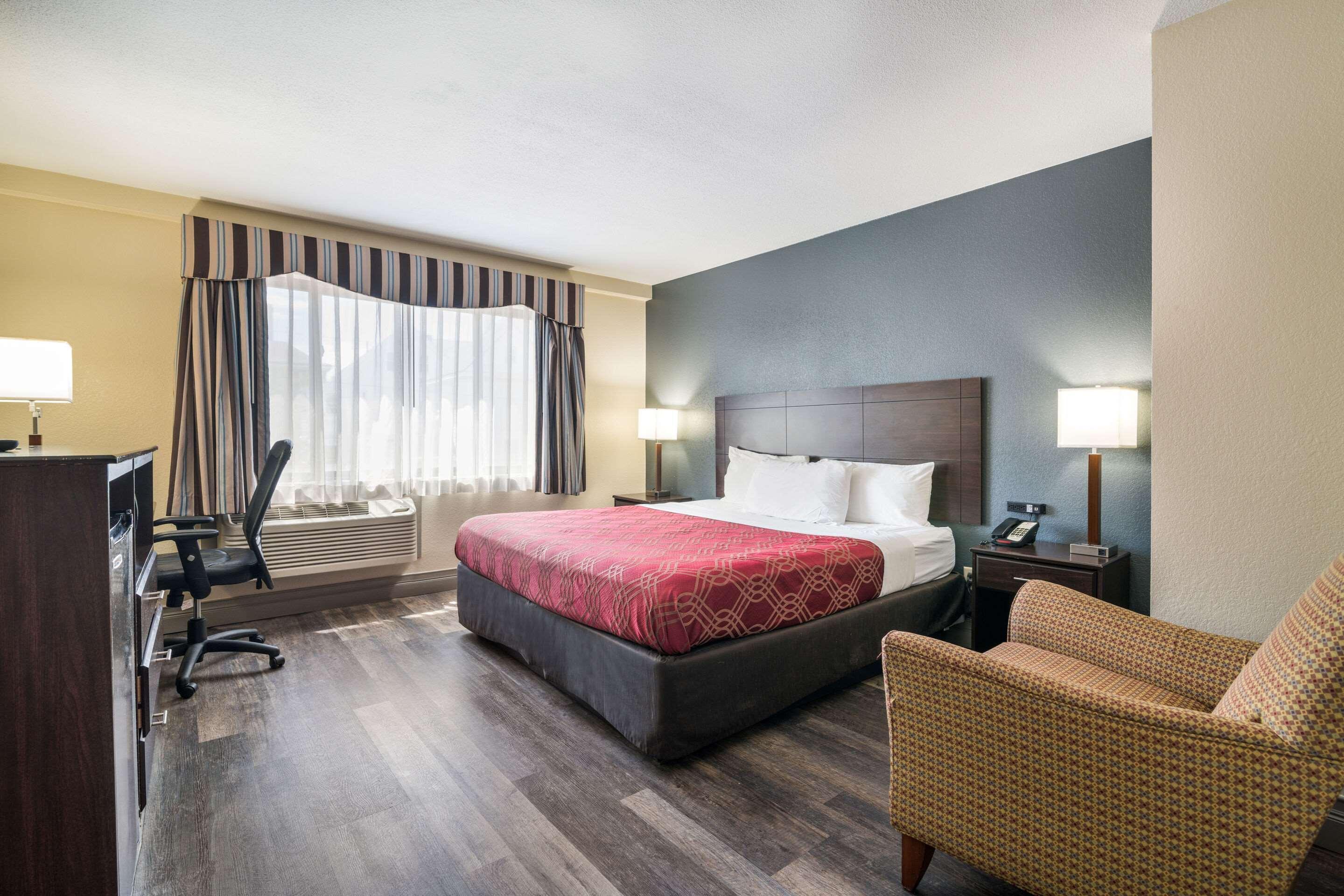Econo Lodge Boston-Молден Екстер'єр фото