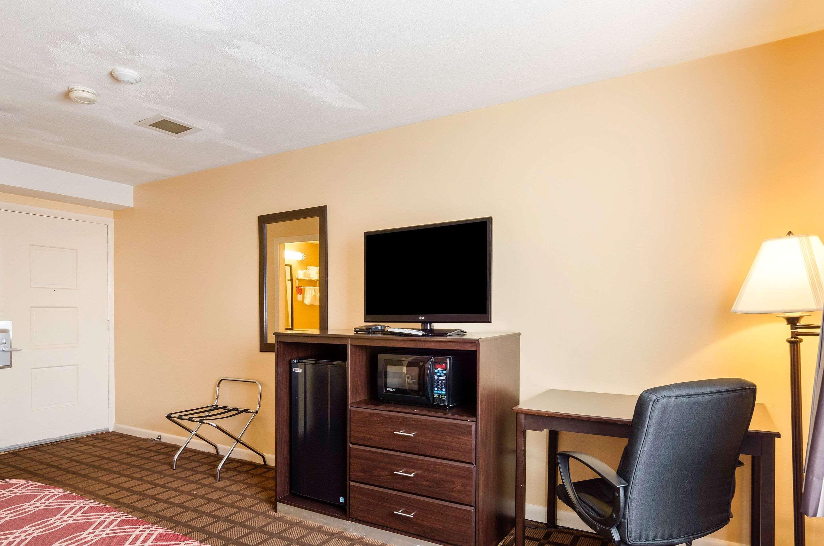 Econo Lodge Boston-Молден Екстер'єр фото