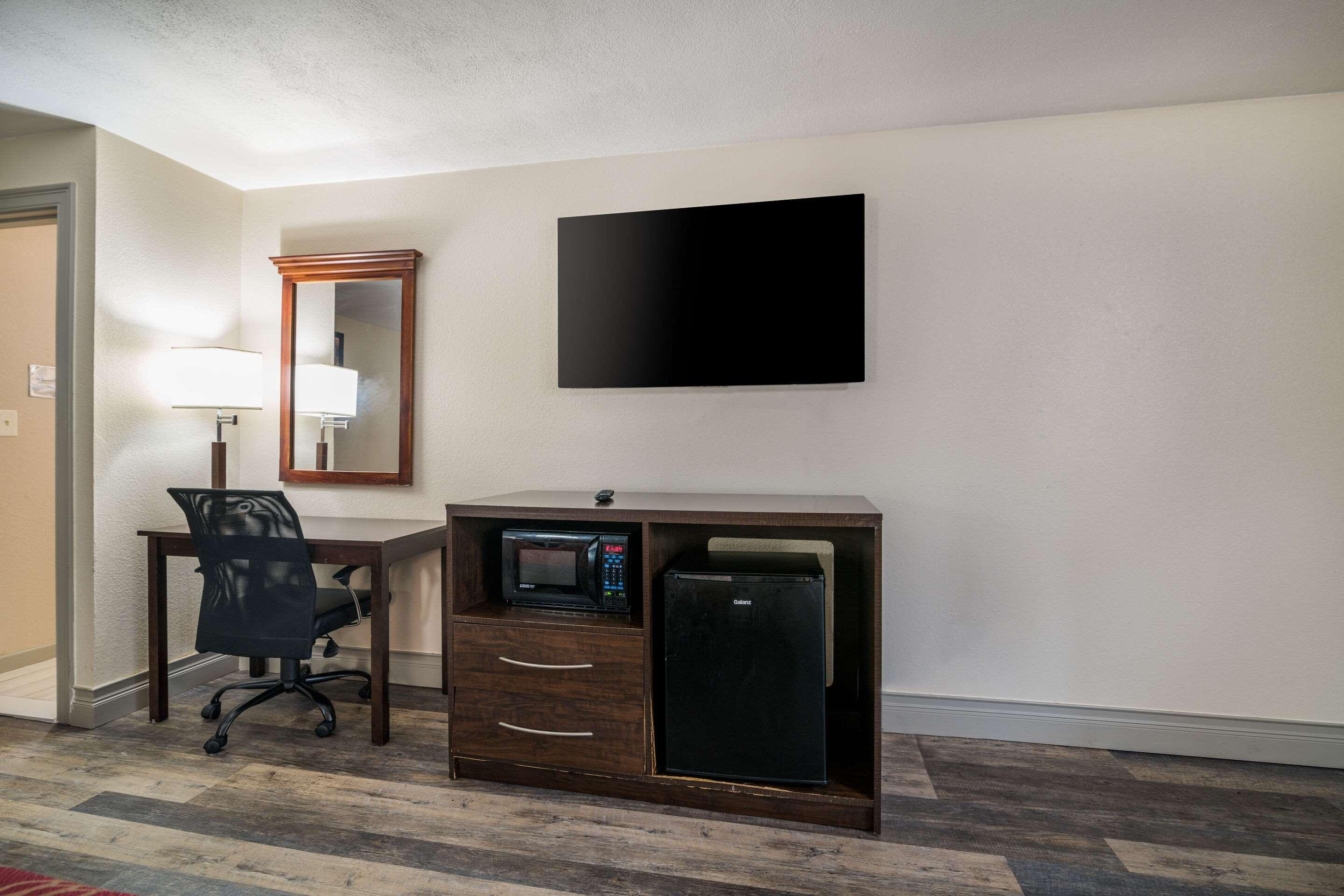 Econo Lodge Boston-Молден Екстер'єр фото