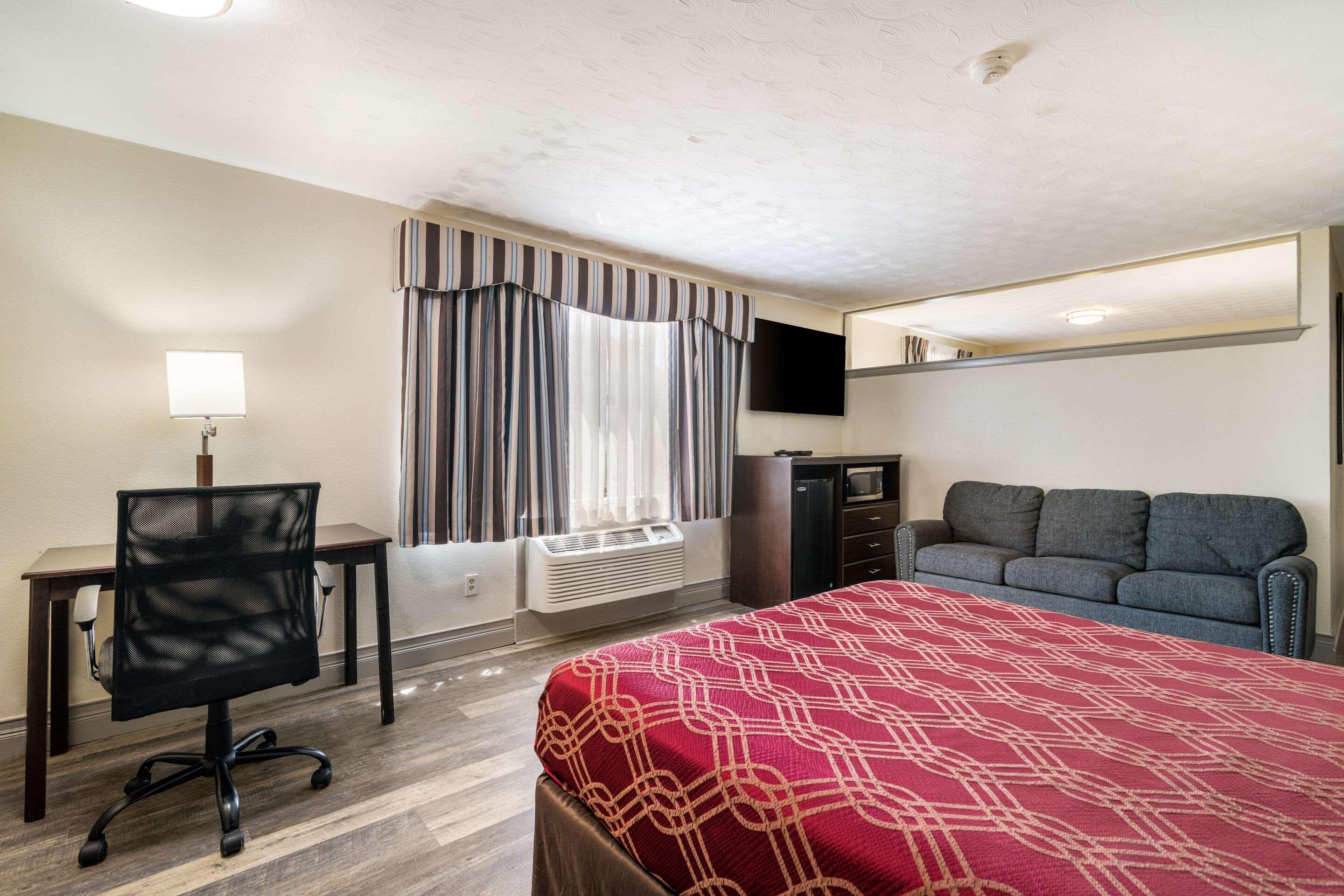 Econo Lodge Boston-Молден Екстер'єр фото