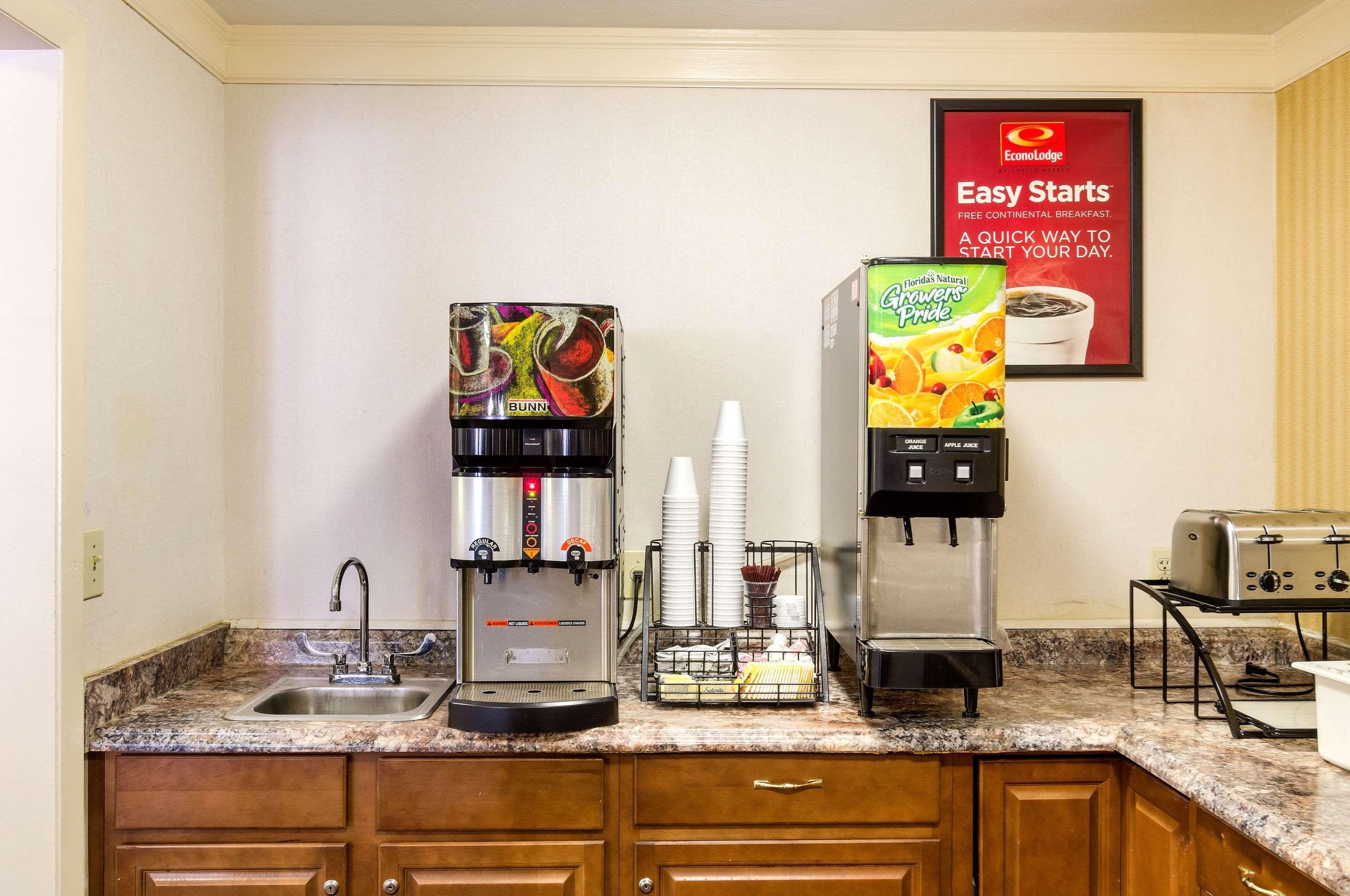 Econo Lodge Boston-Молден Екстер'єр фото