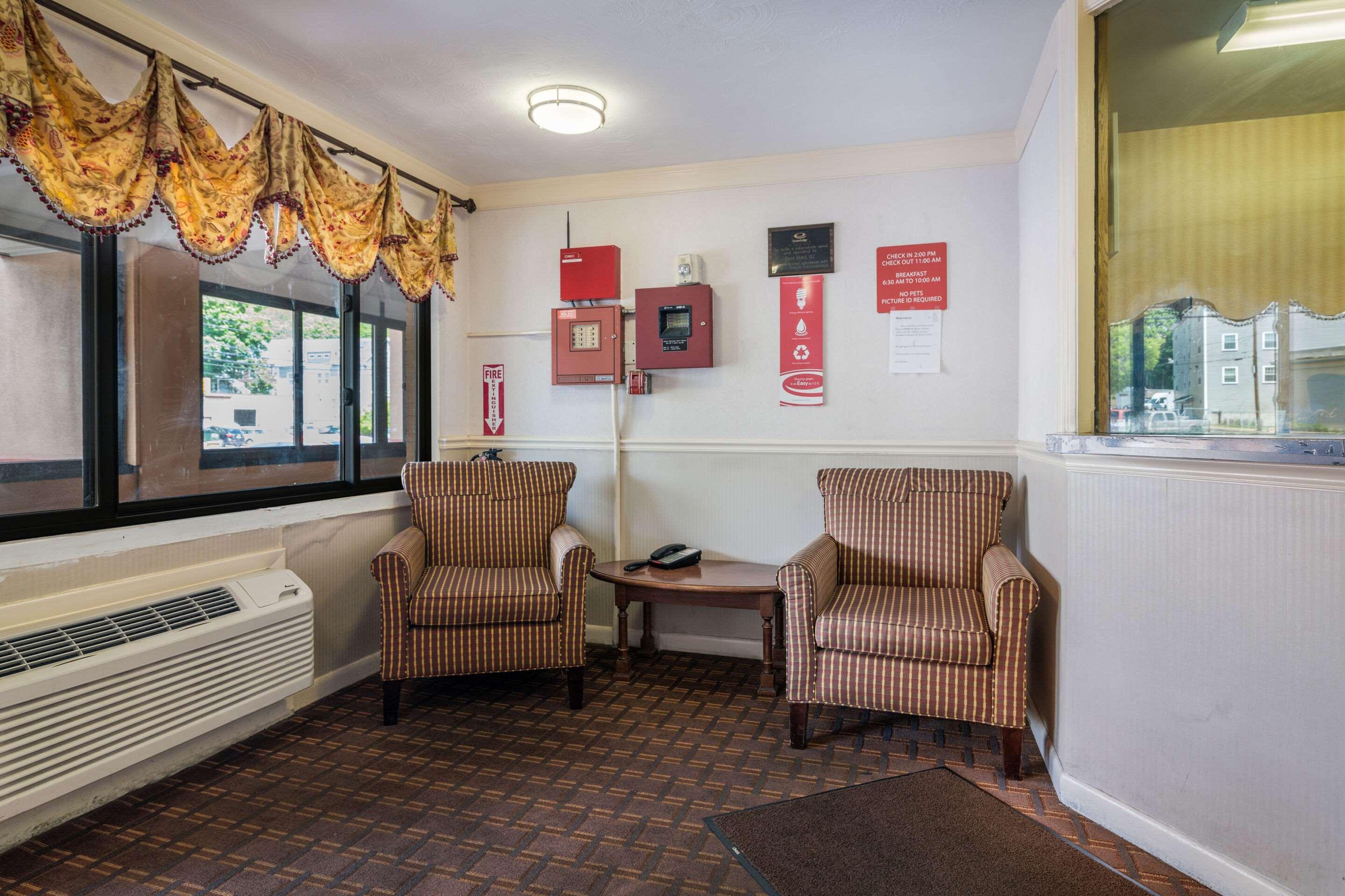 Econo Lodge Boston-Молден Екстер'єр фото